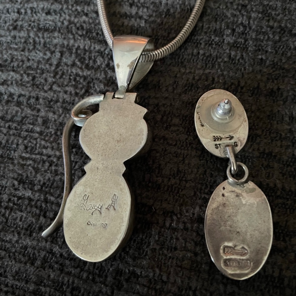 Native American White Buffalo Hand Crafted Black and White Pendant and earrings - Picture 2 of 2